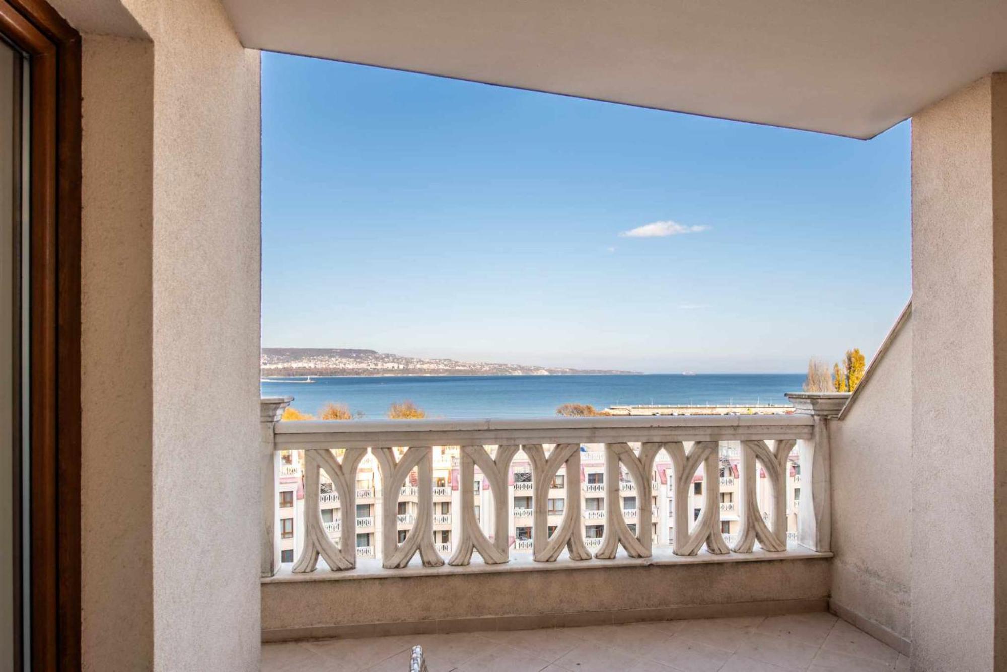 Azur Del Mar Seaview Apartment Varna Bagian luar foto