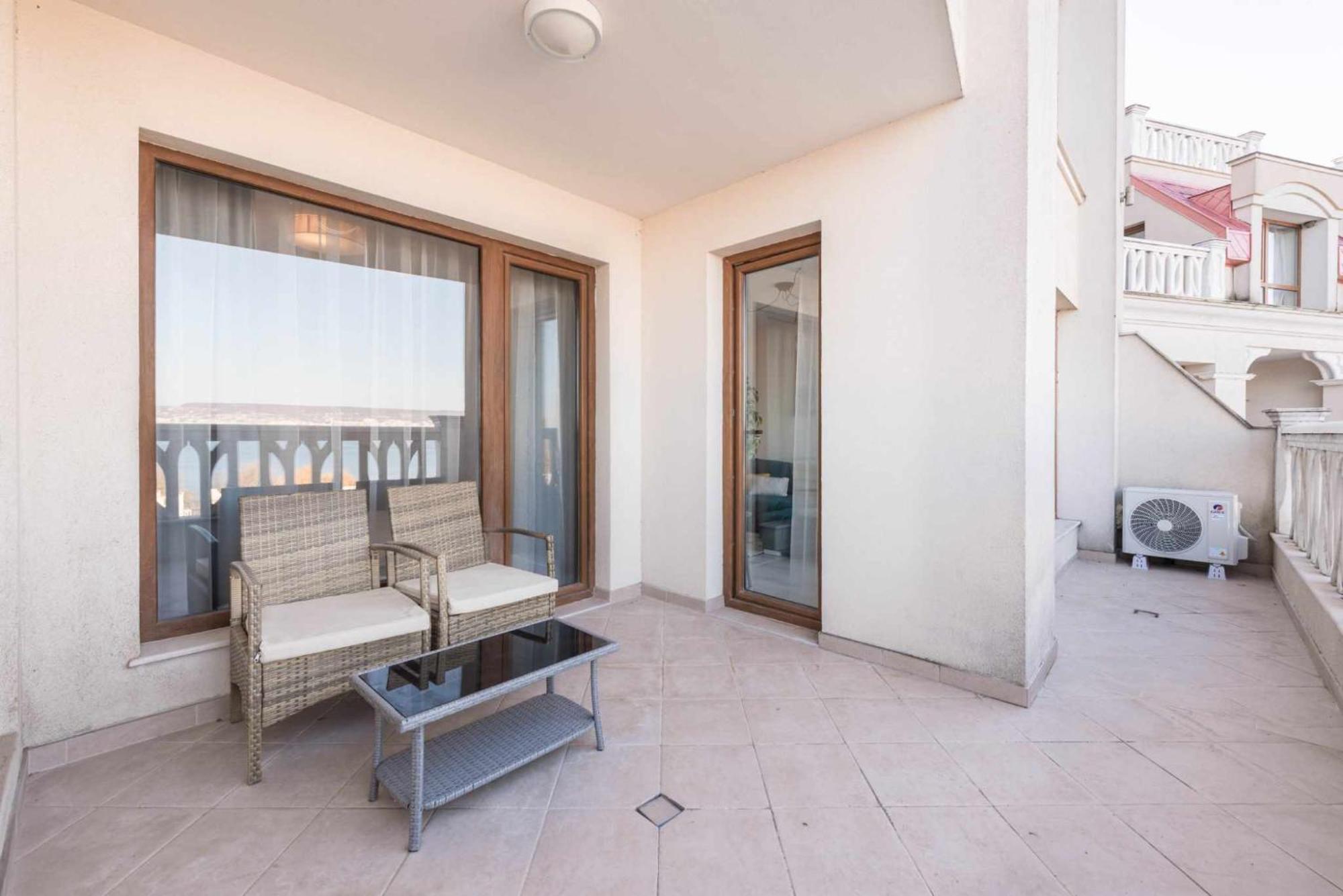 Azur Del Mar Seaview Apartment Varna Bagian luar foto
